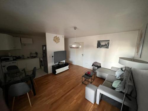 Appartement Hoche Nanterre. 39 Avenue Hoche Nanterre