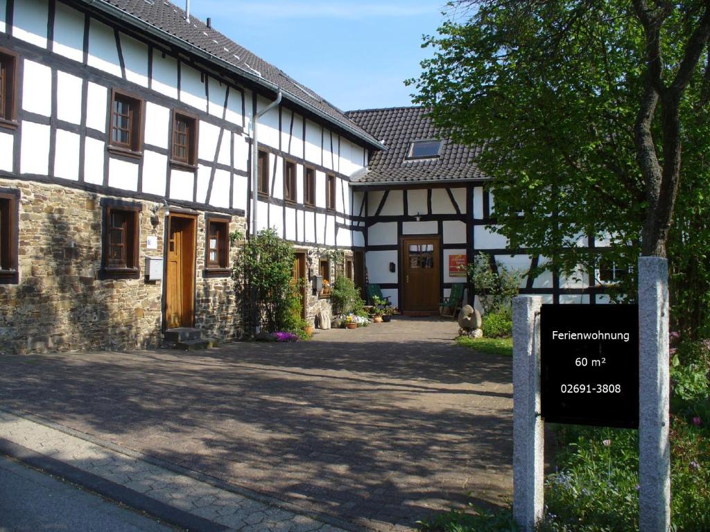Appartement Hocheifelblick 1 Am Friedhof, 53520 Reifferscheid