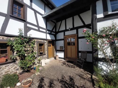 Appartement Hocheifelblick 1 Am Friedhof Reifferscheid