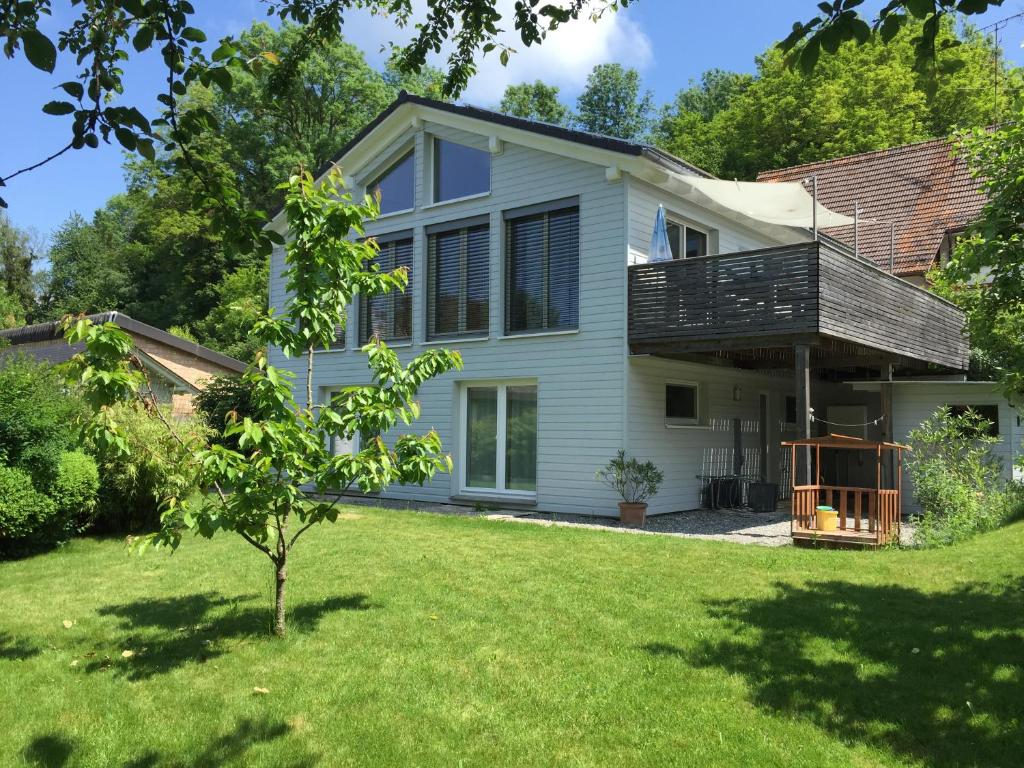 Maison de vacances Hoeri Ferienhaus -Lake Constance 4 Kirchstraße, 78337 Öhningen