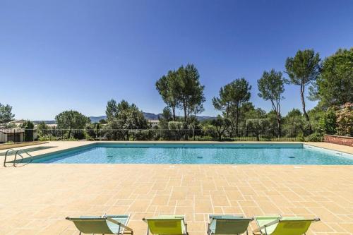 Holiday flats at Domaine de Saint-Endréol with golf, SPA and pool La Motte france