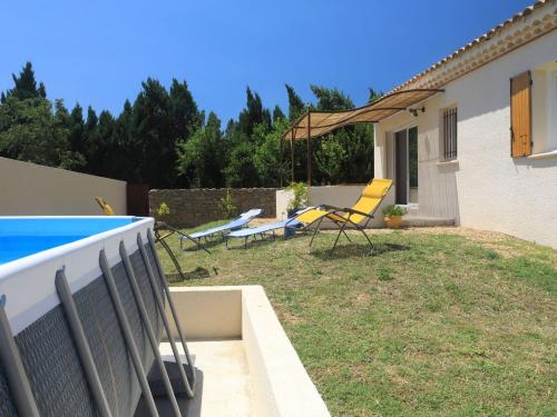 Maison de vacances Holiday Home A la porte d'Avignon  Laudun-l\'Ardoise