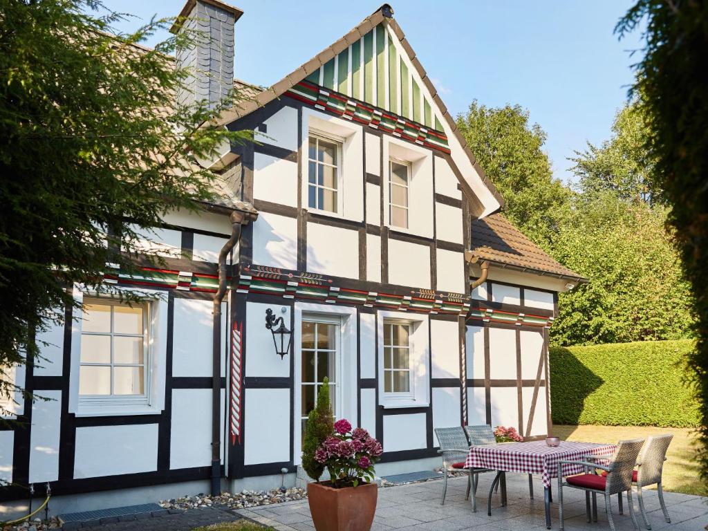 Maison de vacances Holiday Home Am Golf- und Reitpark , 57439 Niederhelden