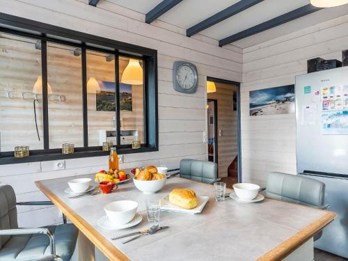 Maison de vacances Holiday Home An Neizh  Locquirec