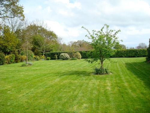 Maison de vacances Holiday Home Cannelle - LLE400  Saint-Symphorien-le-Valois