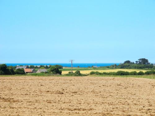 Maison de vacances Holiday Home Entre Terre et Mer - PLR200  Plounévez-Lochrist