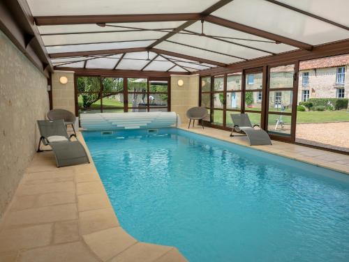 Maison de vacances Holiday Home for 10 Guests With Pool Spa and Sauna 60 Rue des amandiers Vaudelnay