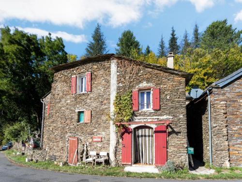 Maison de vacances Holiday Home in Saint Germain de Calberte with Garden  Saint-Germain-de-Calberte