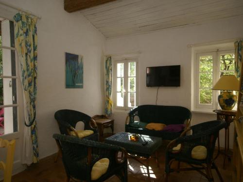 Holiday Home in Six Fours Les Plages with Terrace Six-Fours-les-Plages france