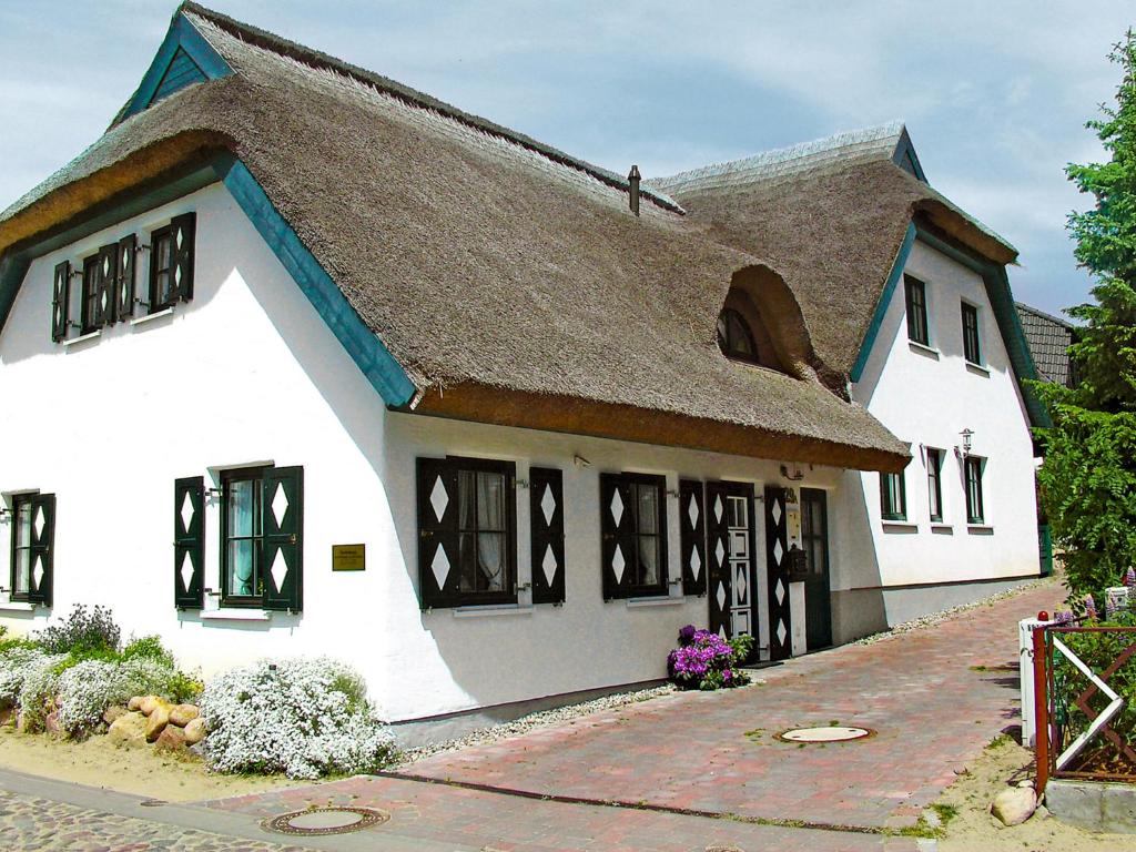 Maison de vacances Holiday Home Kapitänshaus , 18586 Groß Zicker