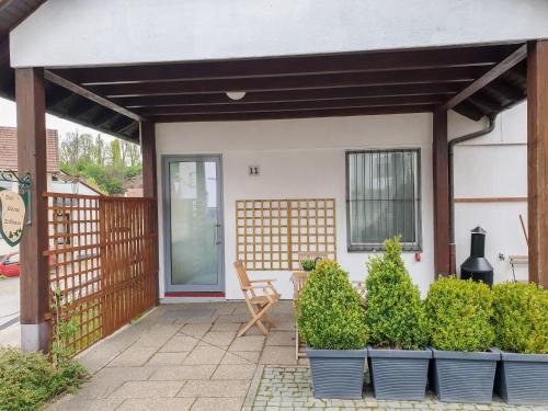 Holiday Home Kleines Eckhaus Wallhalben allemagne