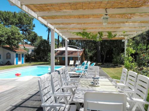 Maison de vacances Holiday Home L'Oiseau Bleu - SUL400  Soulac-sur-Mer