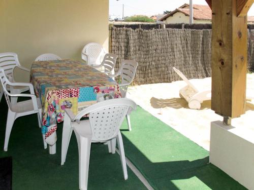 Holiday Home La Chapelle - CON100 Contis-les-Bains france