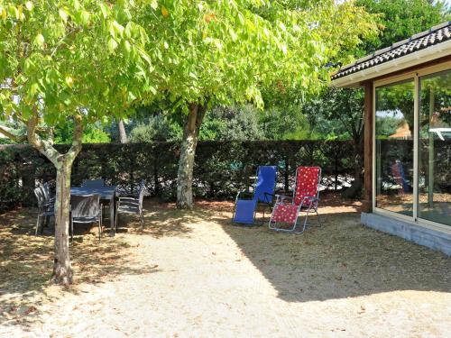 Maison de vacances Holiday Home La Côte d'Argent - MVT175  Montalivet-les-Bains
