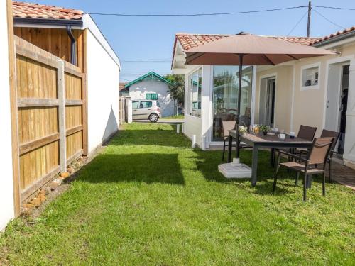 Maison de vacances Holiday Home La Hume  Gujan-Mestras