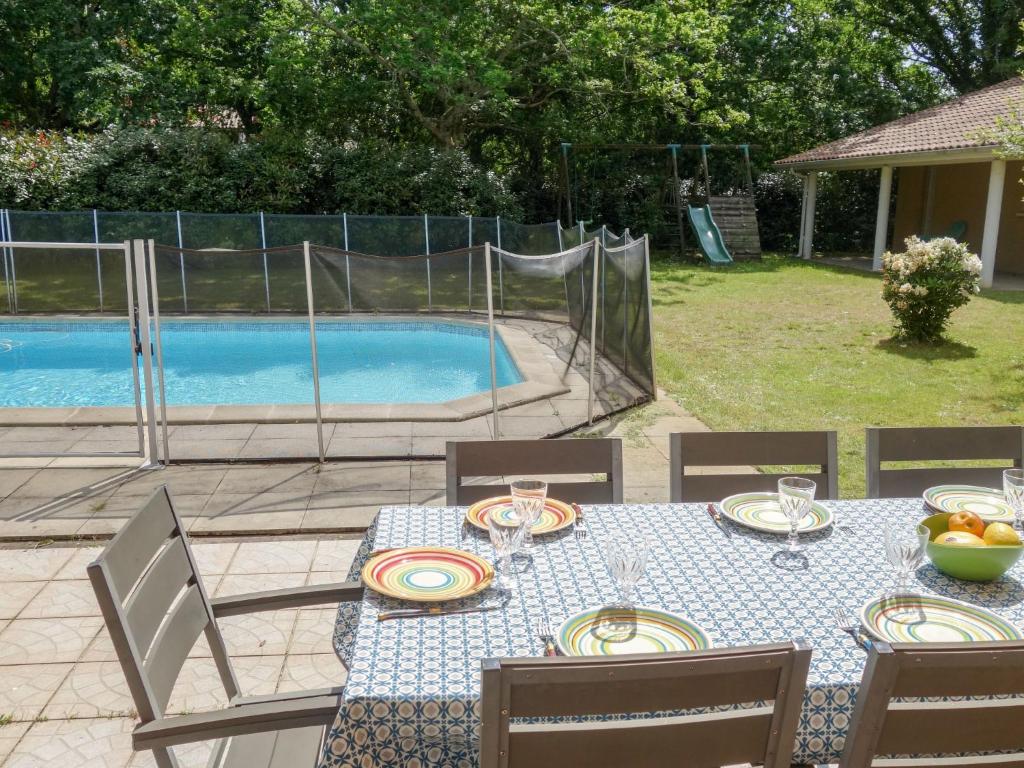 Maison de vacances Holiday Home La maison des Pins , 33470 Le Teich