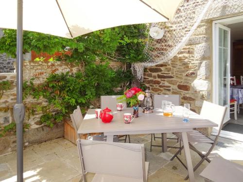 Holiday Home La Pailloussette - ALE107 Cancale france