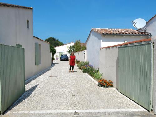 Maison de vacances Holiday Home La Touche - IDR122  La Flotte