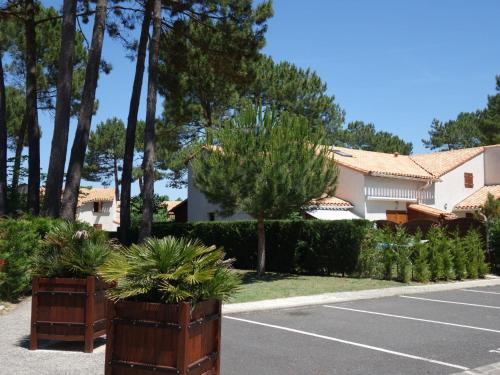 Holiday Home Les Charmilles-10 La Palmyre france