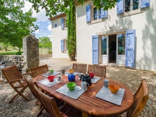 Maison de vacances Holiday Home Les Cotes  Saint-Martin-de-Castillon