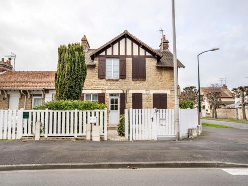 Holiday Home Les Étourneaux Cabourg france