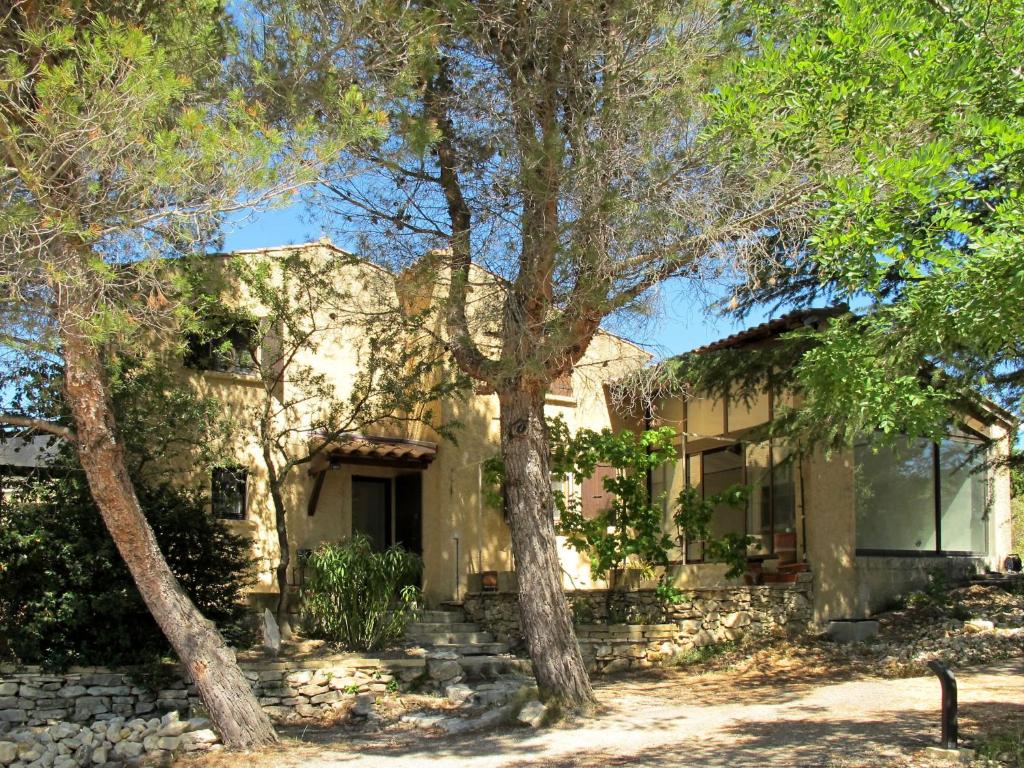 Maison de vacances Holiday Home Les Garrigues d'Ozilhan - SHZ100 , 30210 Saint-Hilaire-dʼOzilhan