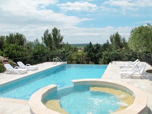 Holiday Home Les Garrigues d'Ozilhan - SHZ100 Saint-Hilaire-dʼOzilhan france