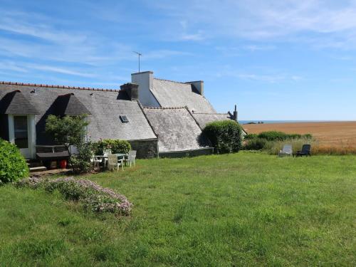 Holiday Home Les Hortensias - PZV107 Plozévet france