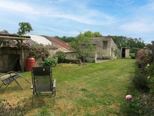 Holiday Home Les Landes du Chinonais Huismes france