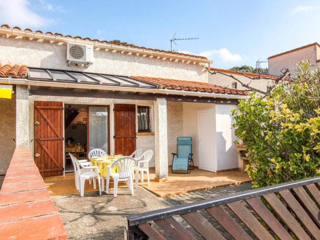 Maison de vacances Holiday Home Les Lauriers Roses , 66750 Saint-Cyprien Plage