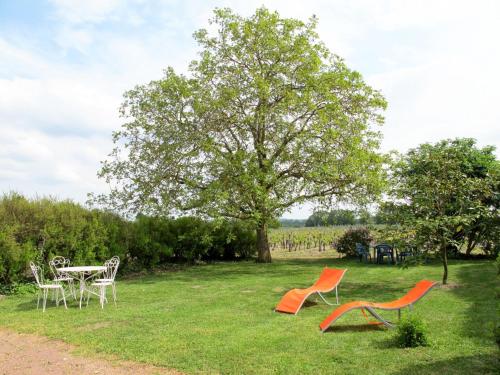 Holiday Home Les Mailloches - REE100 Restigné france