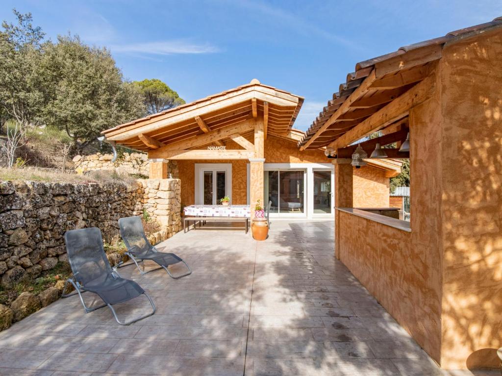 Maison de vacances Holiday Home Les Tilleuls , 13490 Jouques