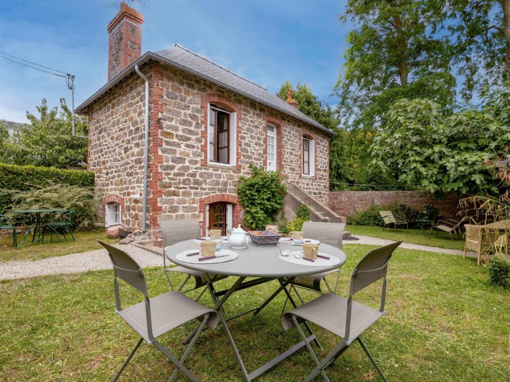 Maison de vacances Holiday Home Les Tourelles , 35800 Dinard