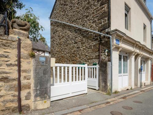 Maison de vacances Holiday Home Les Tourelles  Dinard