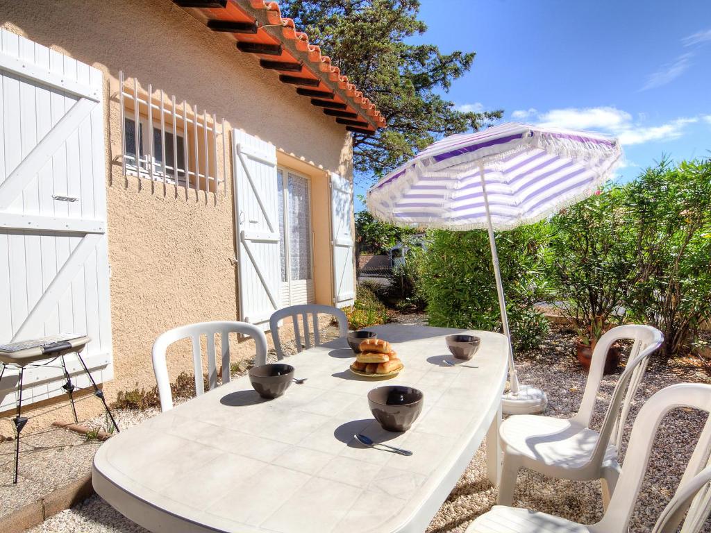 Maison de vacances Holiday Home Les Villas de l'Aygual-3 , 66750 Saint-Cyprien Plage