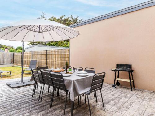 Maison de vacances Holiday Home Maison les Dunes  Saint-Lunaire