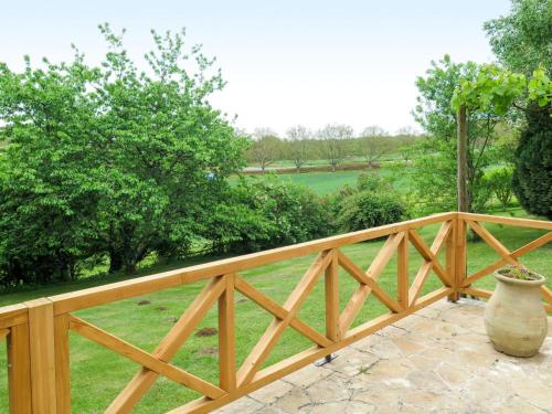 Maison de vacances Holiday Home Maison Rouge - AMA202  Brégegere