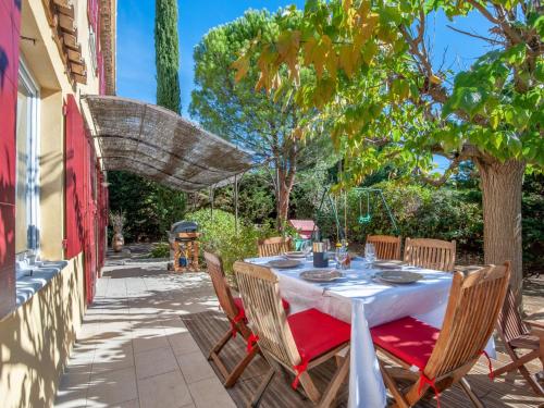 Holiday Home Mas de L'Oulivier Roussillon france