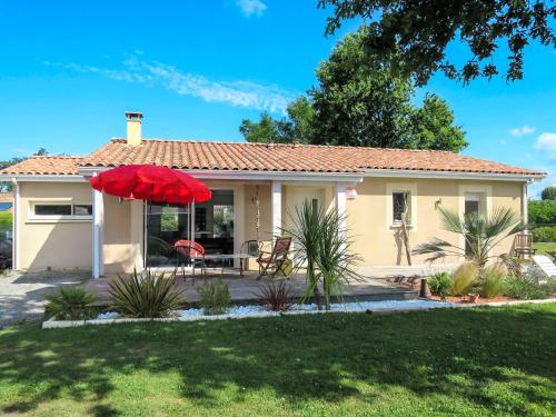 Maison de vacances Holiday Home Mogador - CCP115  Carcans