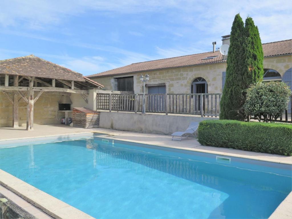 Maison de vacances Holiday Home Saint Martin , 47350 Puymiclan