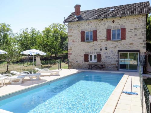 Maison de vacances Holiday Home Sarrouil - LBS100  Loubressac