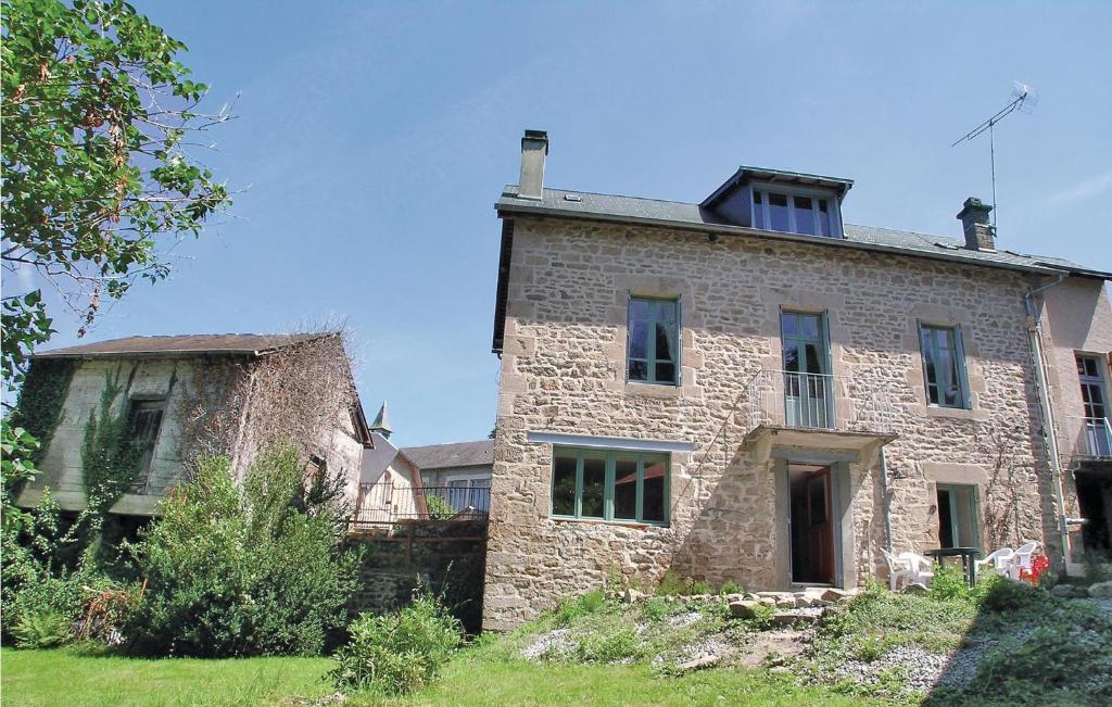 Maison de vacances Holiday Home Treignac Ave Du General De Gaulle , 19260 Treignac