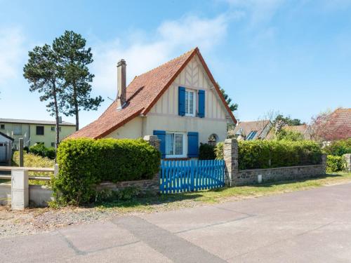 Holiday Home Villa la Fourmi Saint-Germain-sur-Ay france