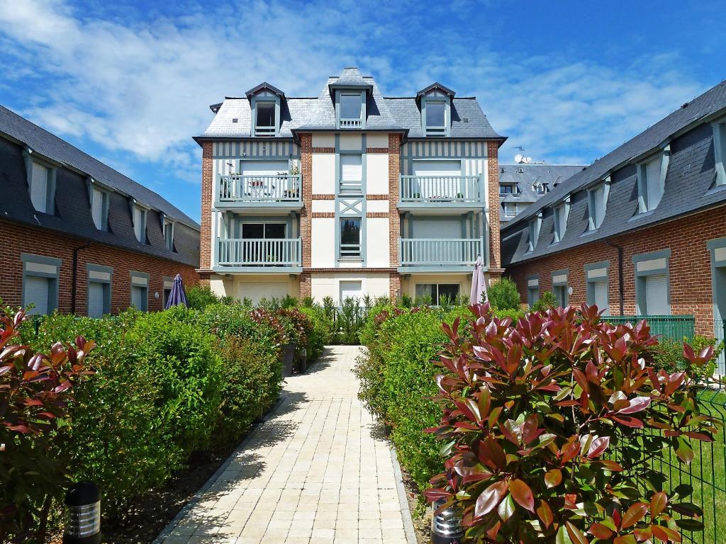 Maison de vacances Holiday Home Villa Morny , 14800 Deauville