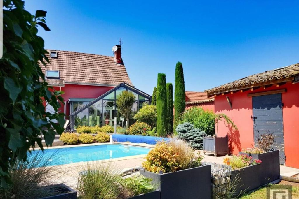 Maison de vacances Holiday home with Swim P & private bond Burgundy 124 Route de Plainchamps, 71290 Loisy