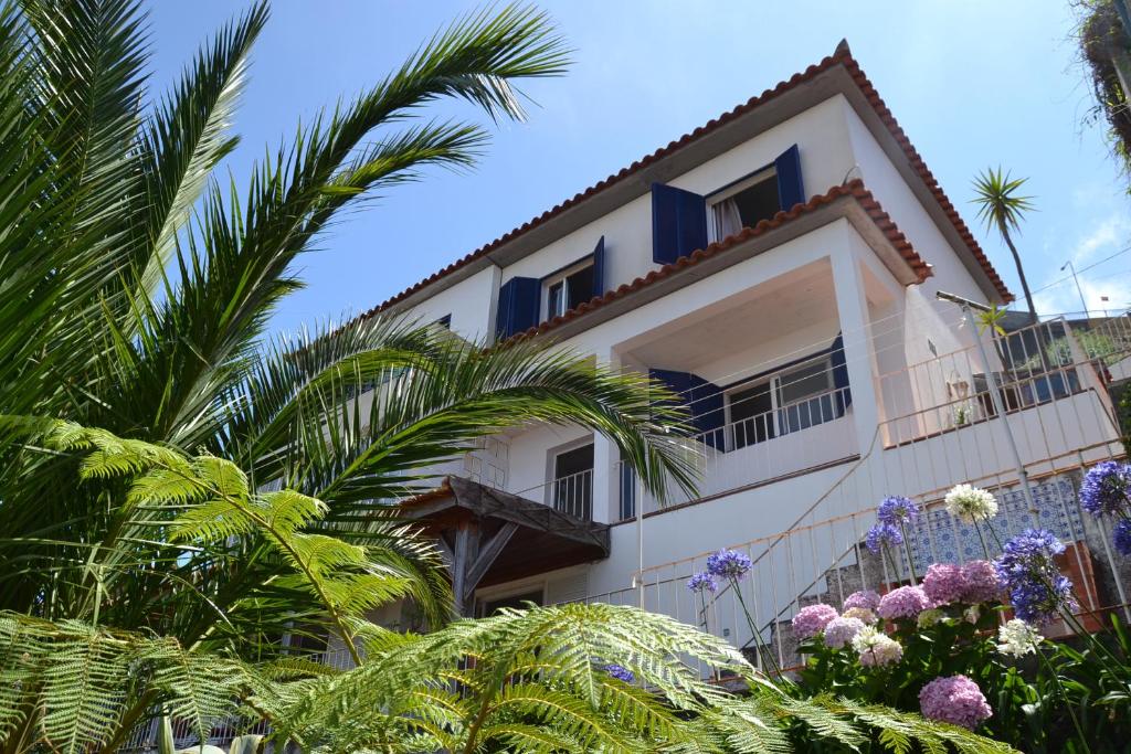 Villa Holiday House 4 You 4 Rua da Pinheira, 9060-237 Funchal