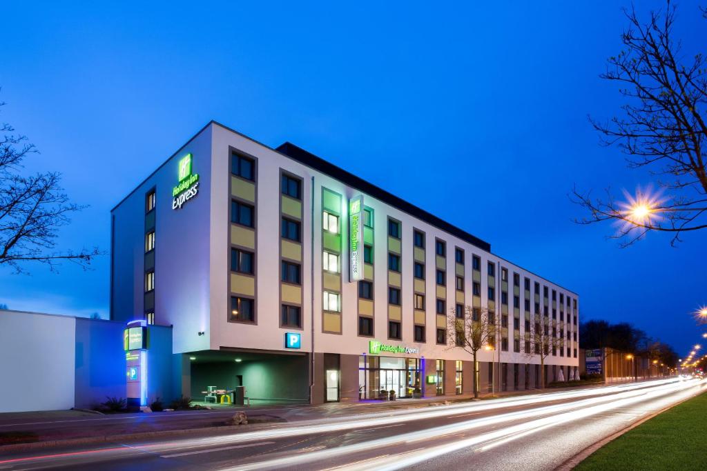 Hôtel Holiday Inn Express Augsburg, an IHG Hotel Nagahama-Allee 77, 86153 Augsbourg