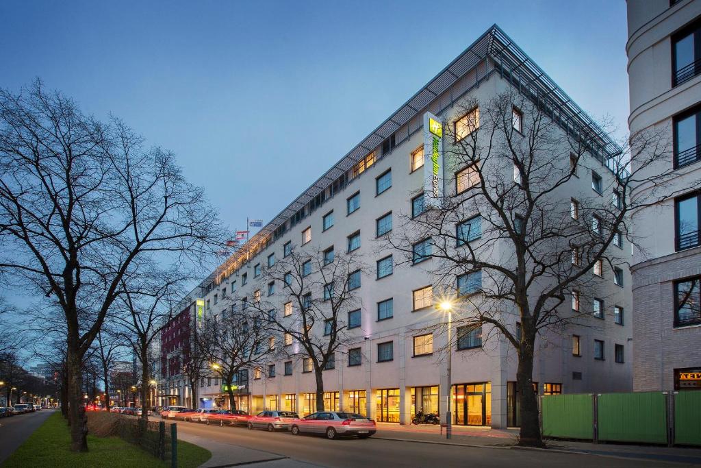 Hôtel Holiday Inn Express Berlin City Centre, an IHG Hotel Stresemannstr. 49, 10963 Berlin