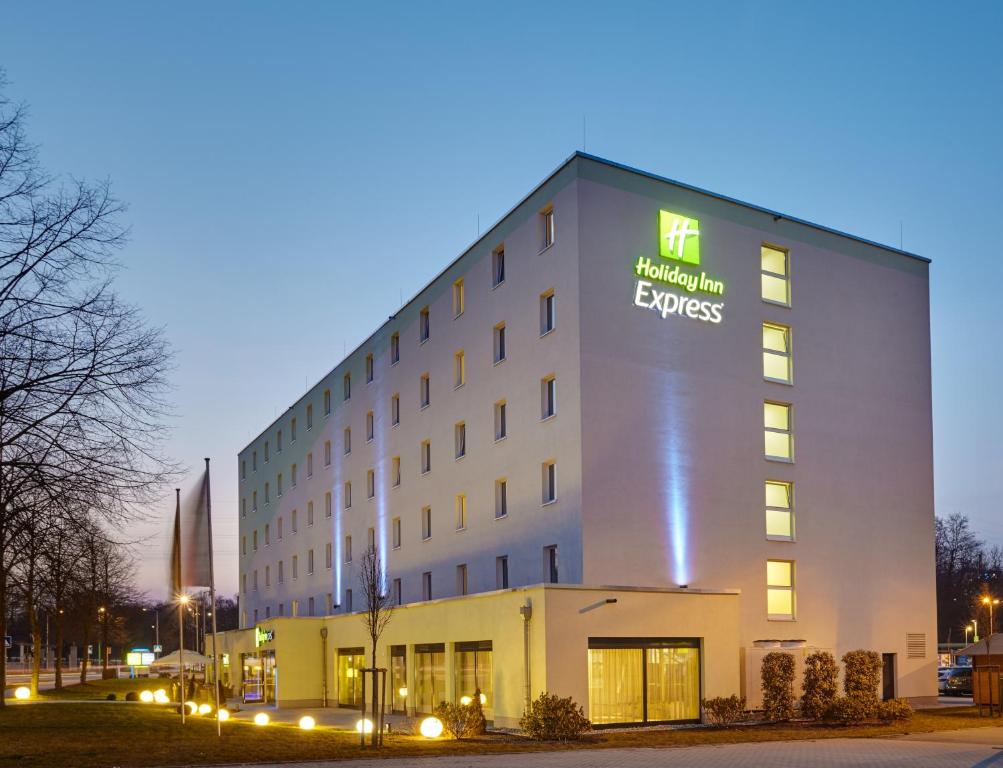 Hôtel Holiday Inn Express Neunkirchen, an IHG Hotel Zum Eisenwerk 3, 66538 Neunkirchen