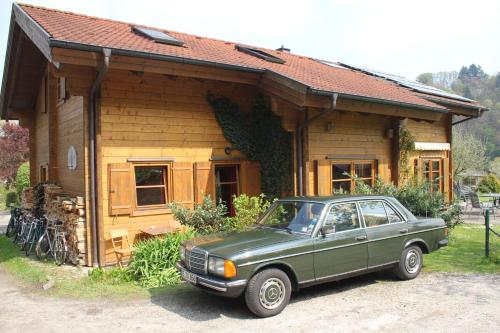 B&B / Chambre d'hôtes Holzhaus im Grünen B&B 27A Halser Straße Passau